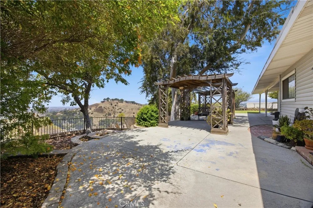 10170 Maude Ave Sunland, CA 91040