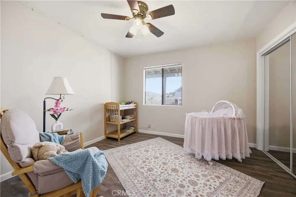 10170 Maude Ave Sunland, CA 91040