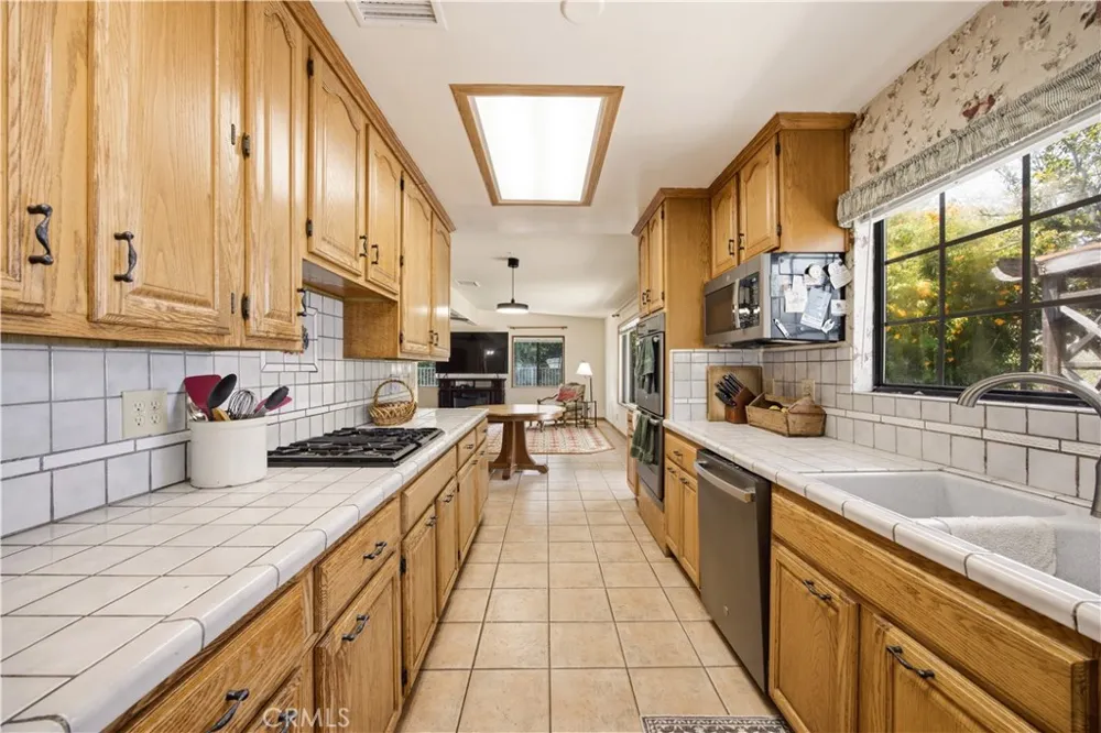 10170 Maude Ave Sunland, CA 91040