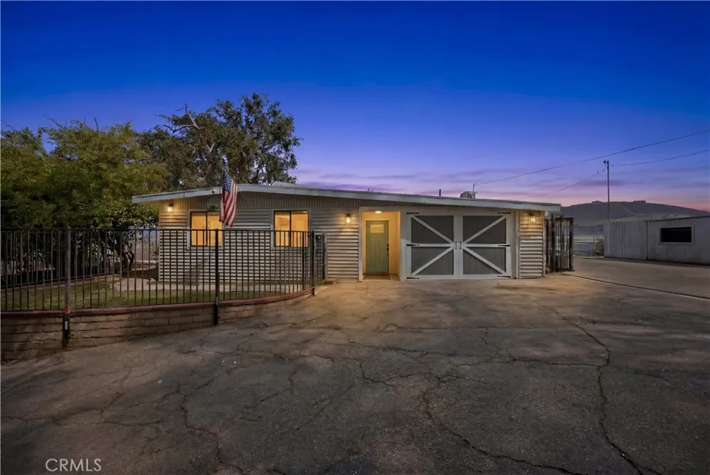 10170 Maude Ave Sunland, CA 91040