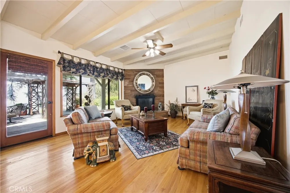 10170 Maude Ave Sunland, CA 91040