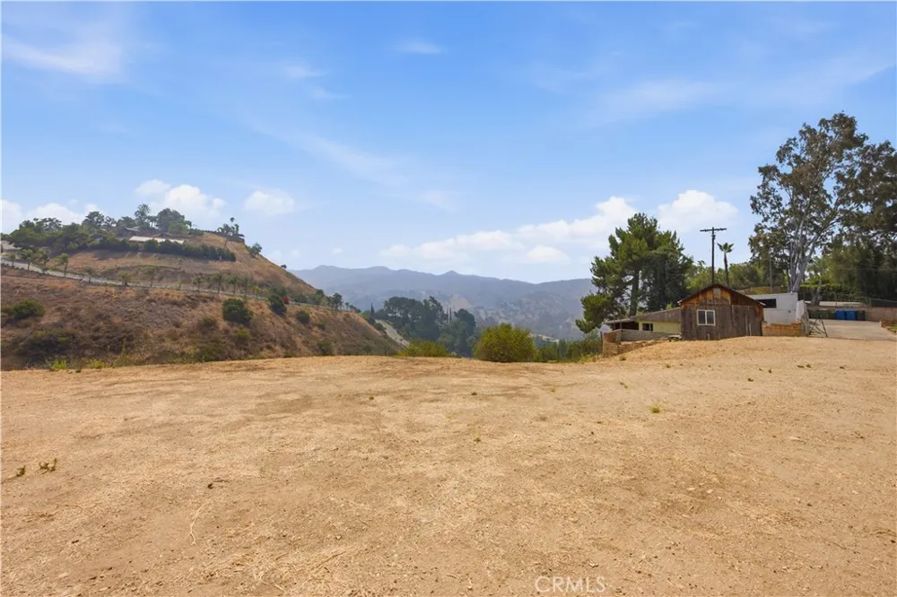 10170 Maude Ave Sunland, CA 91040