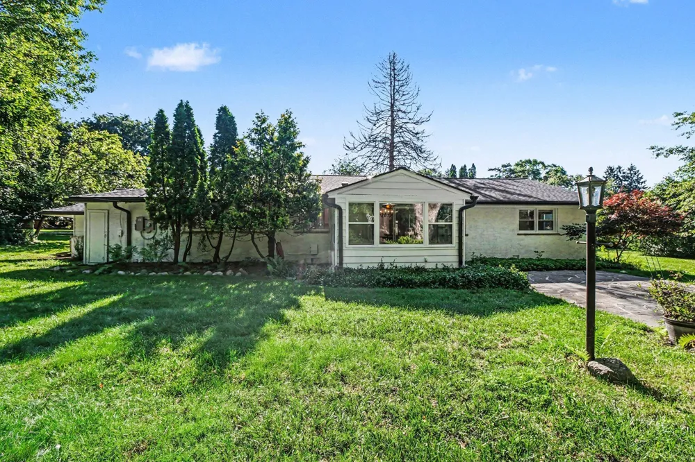 24900 Cromwell Drive Franklin, MI 48025
