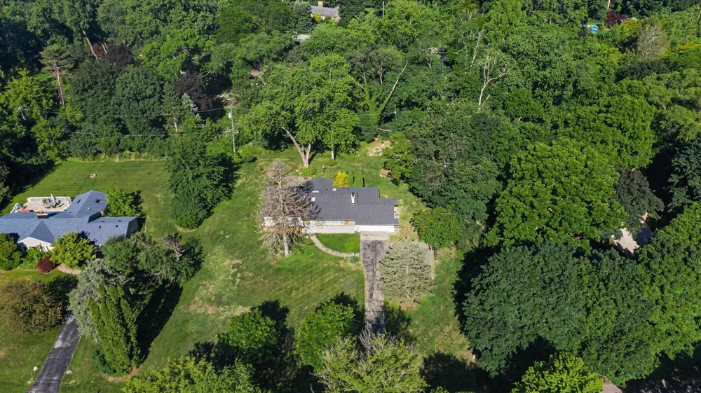24900 Cromwell Drive Franklin, MI 48025