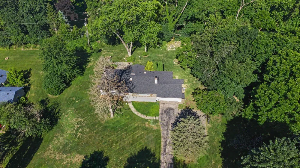 24900 Cromwell Drive Franklin, MI 48025