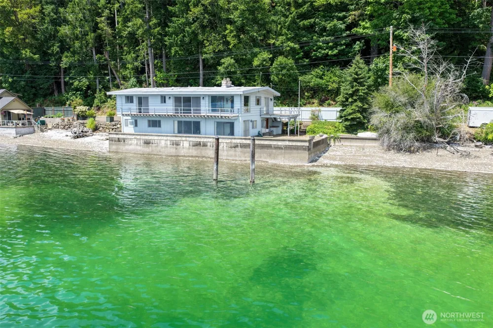8361 NE North Shore Road Belfair, WA 98528