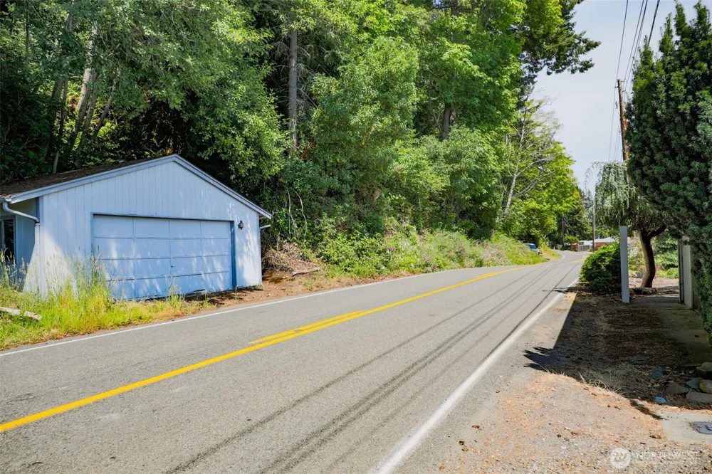 8361 NE North Shore Road Belfair, WA 98528