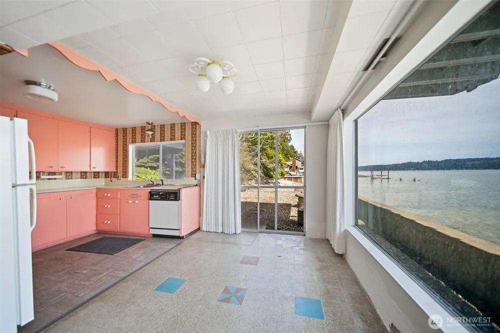 8361 NE North Shore Road Belfair, WA 98528