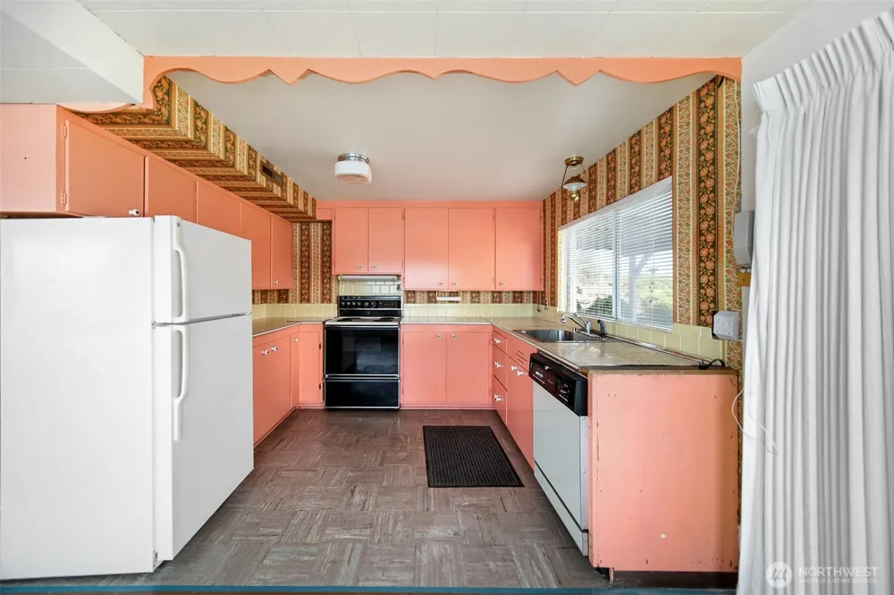 8361 NE North Shore Road Belfair, WA 98528