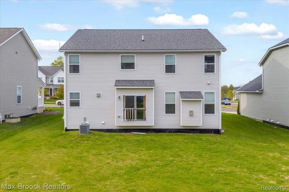8401 Sharon Drive White Lake Charter Township, MI 48386