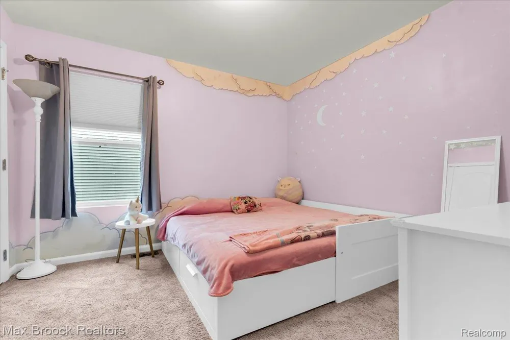 8401 Sharon Drive White Lake Charter Township, MI 48386
