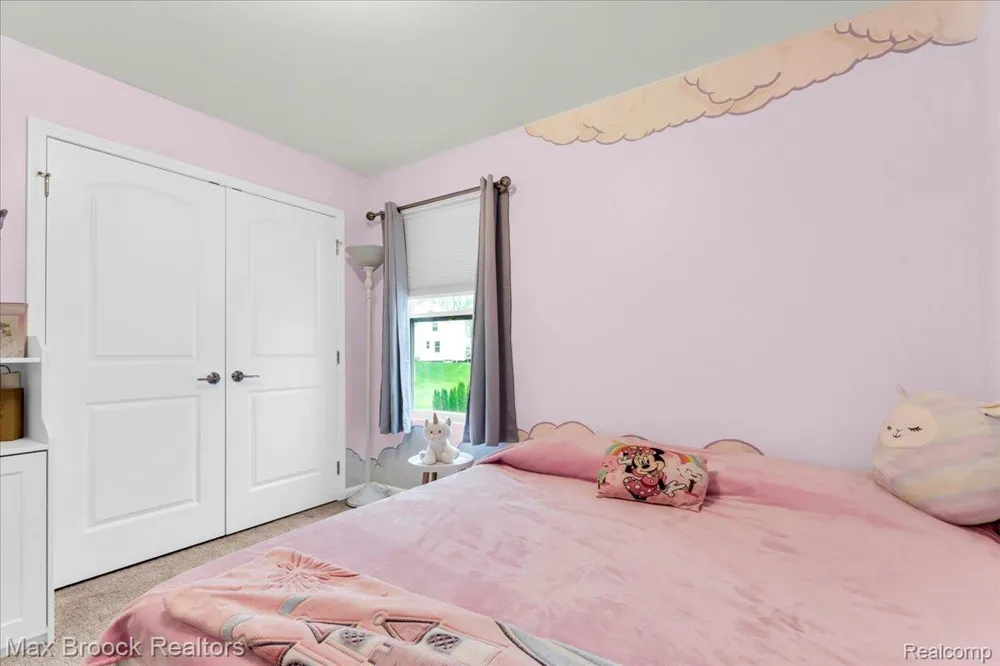 8401 Sharon Drive White Lake Charter Township, MI 48386