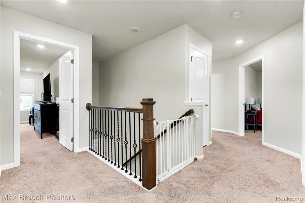 8401 Sharon Drive White Lake Charter Township, MI 48386