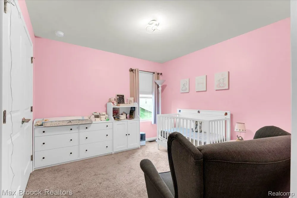 8401 Sharon Drive White Lake Charter Township, MI 48386