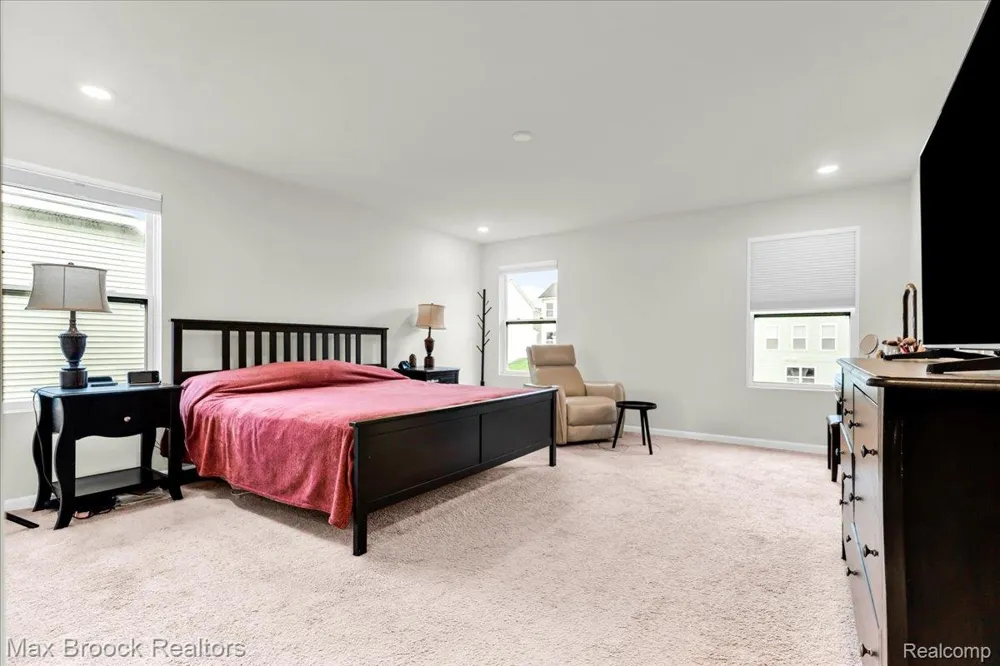 8401 Sharon Drive White Lake Charter Township, MI 48386