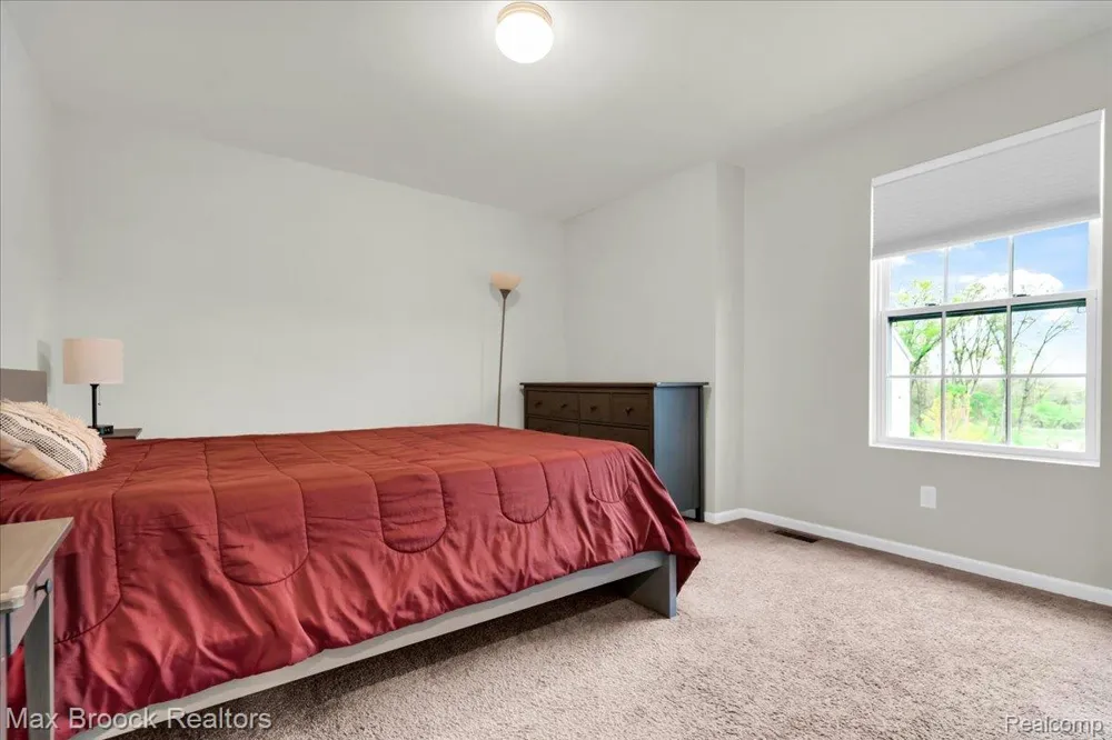 8401 Sharon Drive White Lake Charter Township, MI 48386