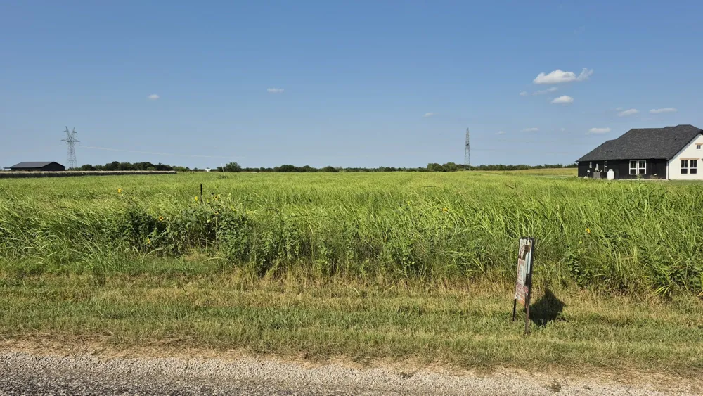 691 FARMER ROAD Ennis, TX 75119