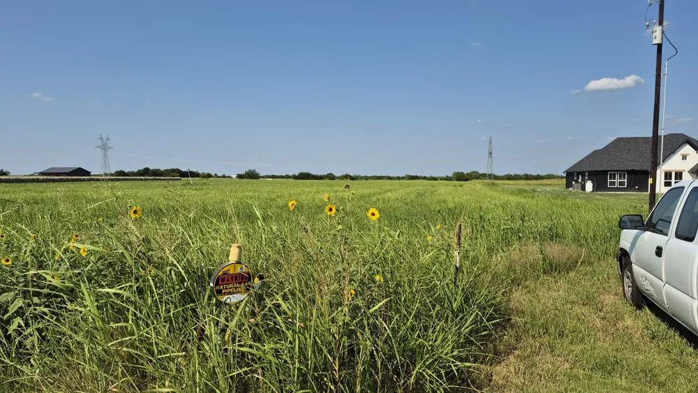 691 FARMER ROAD Ennis, TX 75119