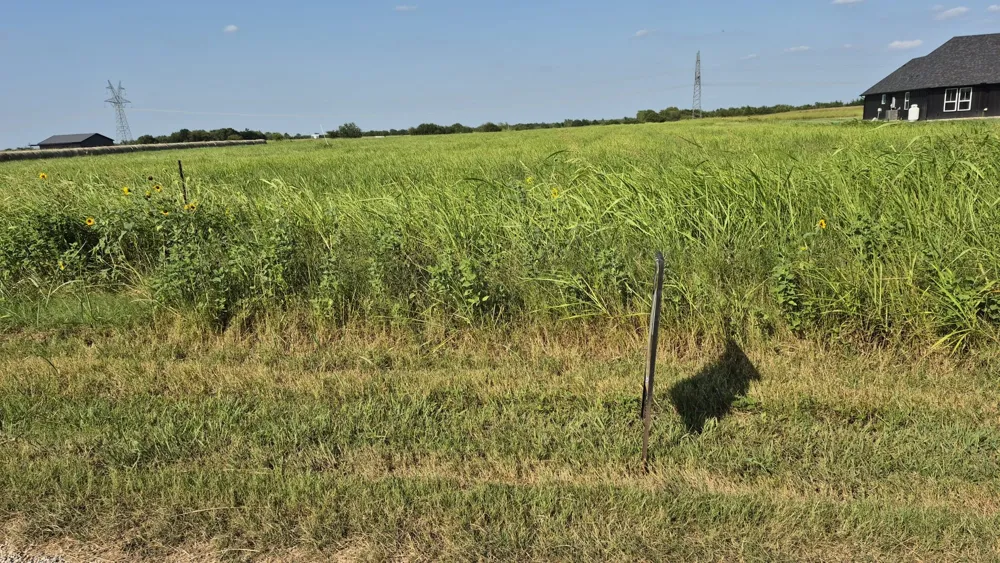 691 FARMER ROAD Ennis, TX 75119