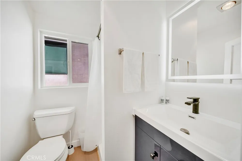 920 W Balboa Newport Beach, CA 92661