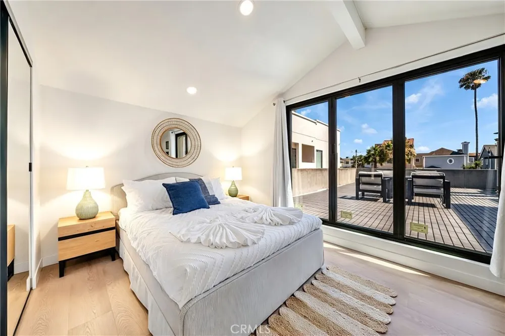 920 W Balboa Newport Beach, CA 92661