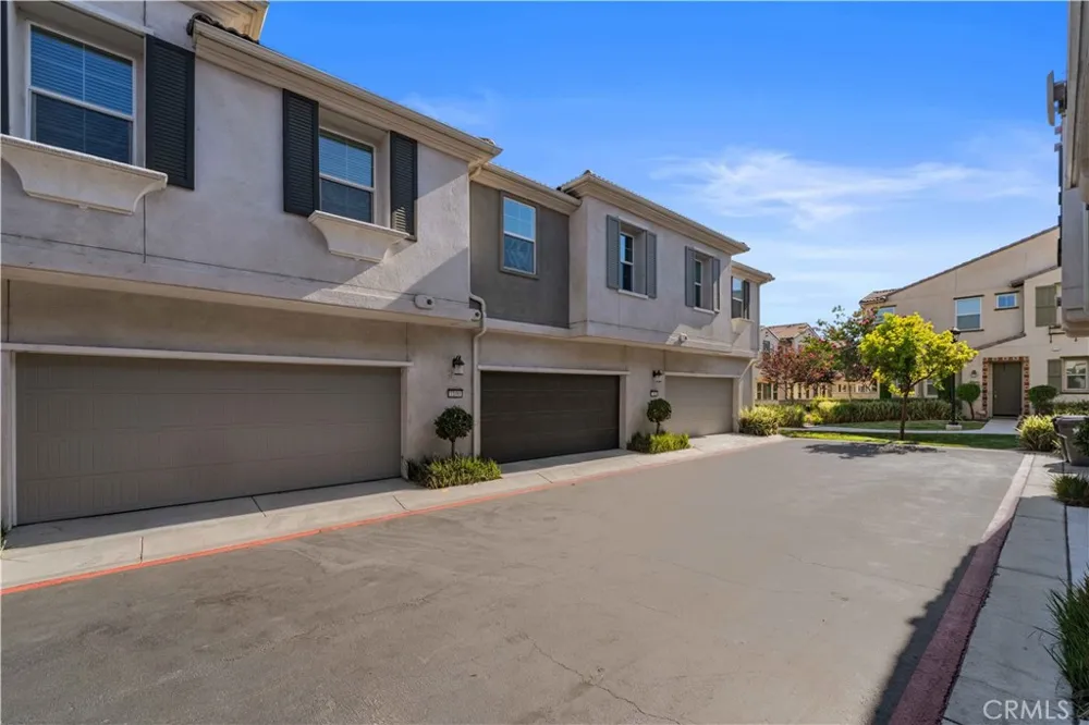 7100 Montecito Lane Eastvale, CA 92880