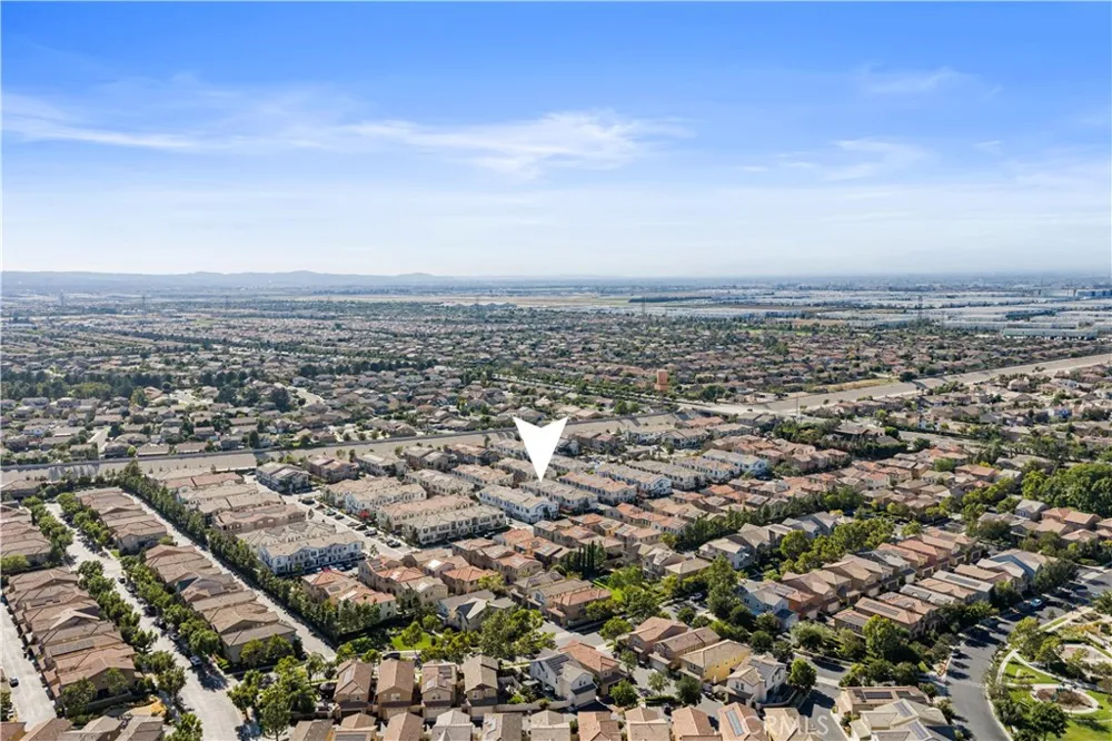 7100 Montecito Lane Eastvale, CA 92880