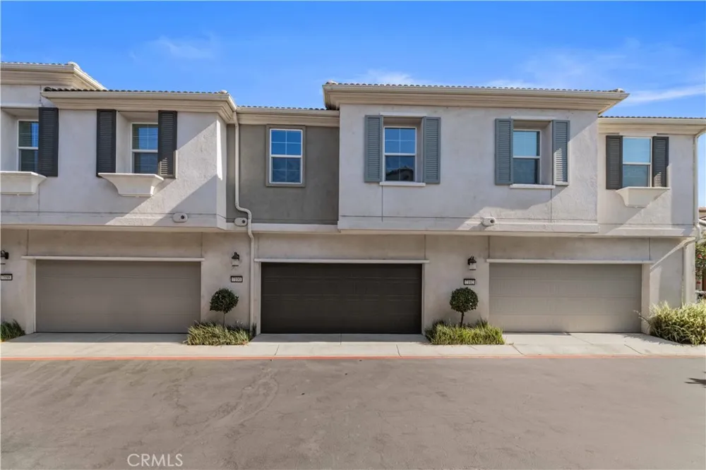 7100 Montecito Lane Eastvale, CA 92880
