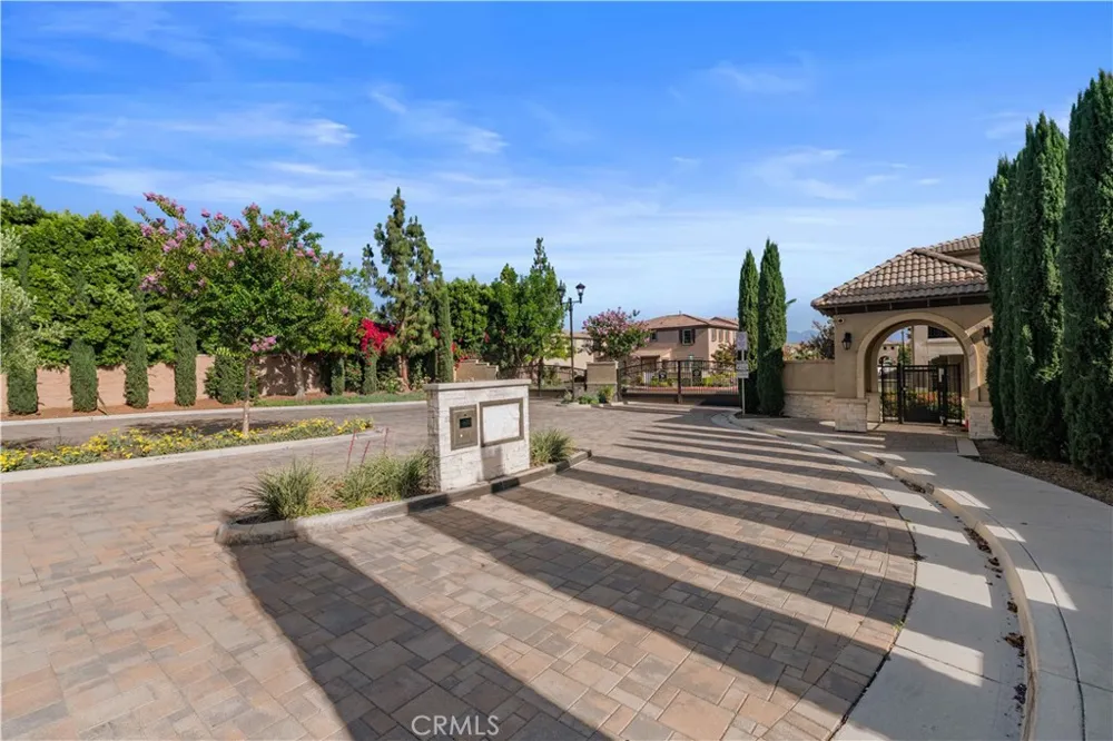 7100 Montecito Lane Eastvale, CA 92880