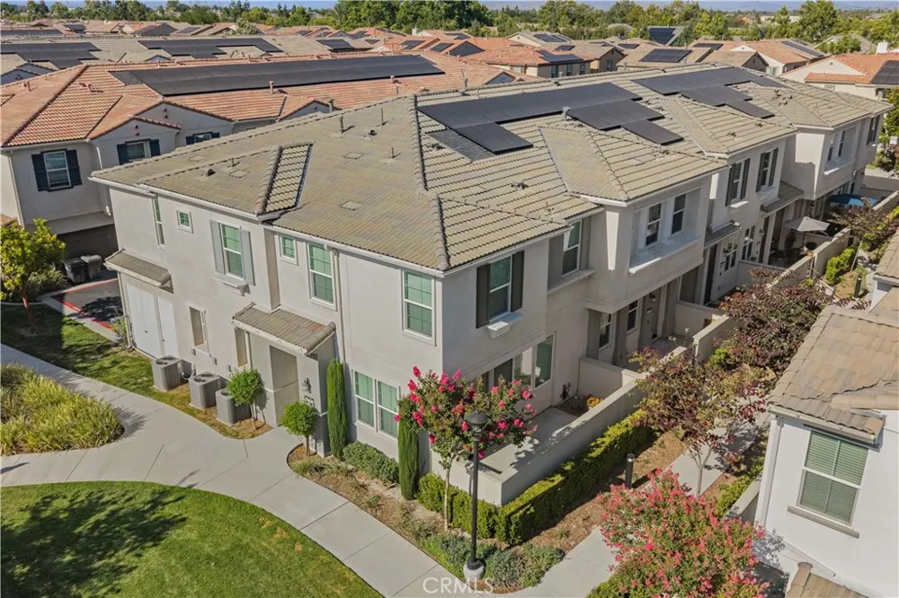 7100 Montecito Lane Eastvale, CA 92880
