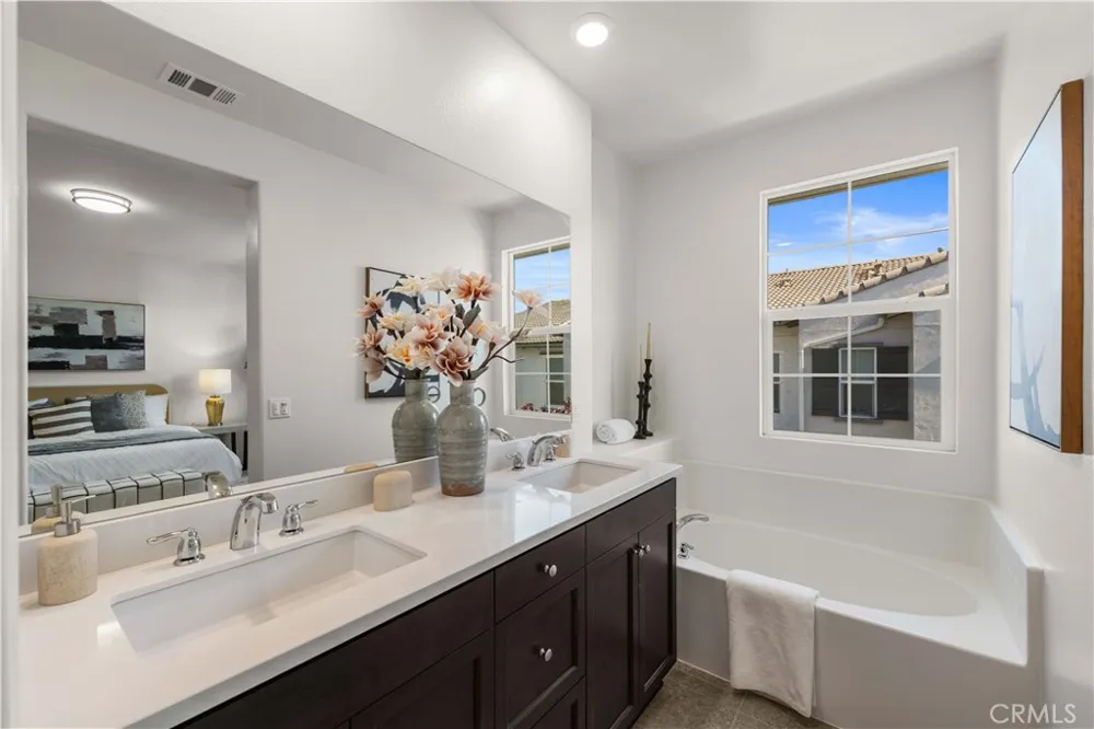 7100 Montecito Lane Eastvale, CA 92880