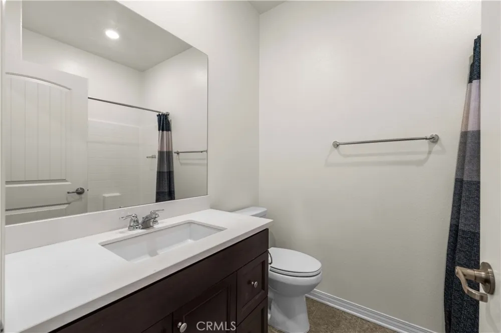 7100 Montecito Lane Eastvale, CA 92880