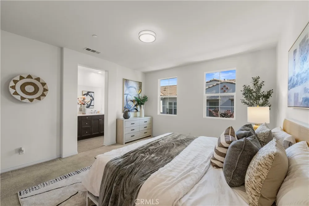 7100 Montecito Lane Eastvale, CA 92880
