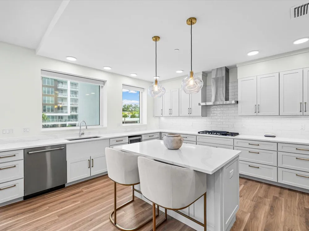 868 OSCEOLA AVENUE Clearwater, FL 33755