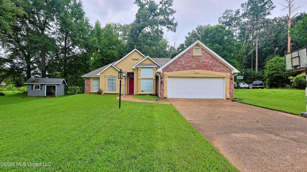 73 Dianne Cove Byram, MS 39272