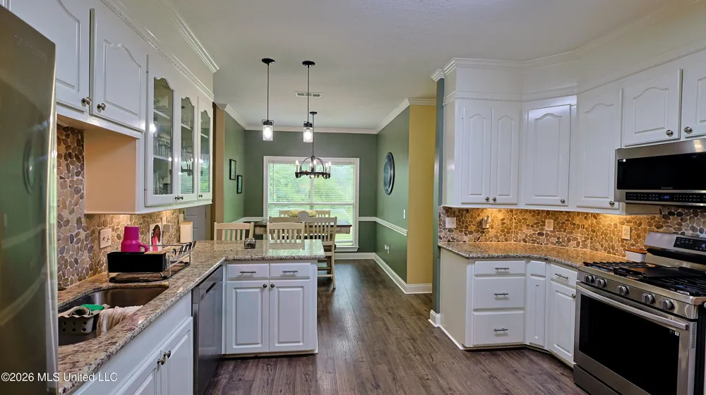73 Dianne Cove Byram, MS 39272