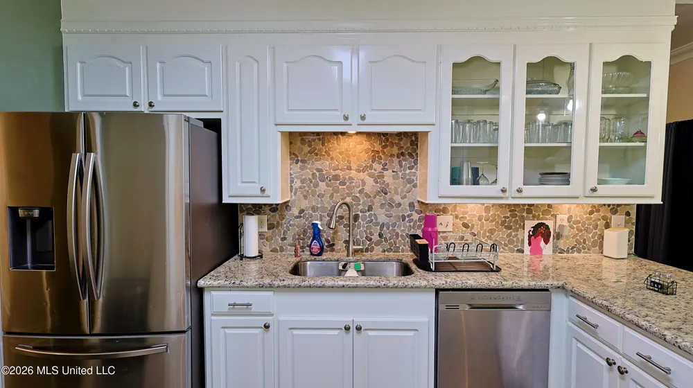 73 Dianne Cove Byram, MS 39272