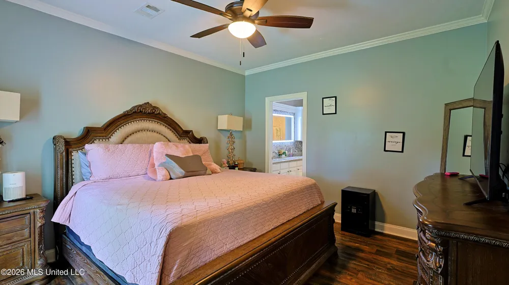 73 Dianne Cove Byram, MS 39272