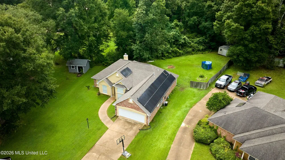 73 Dianne Cove Byram, MS 39272