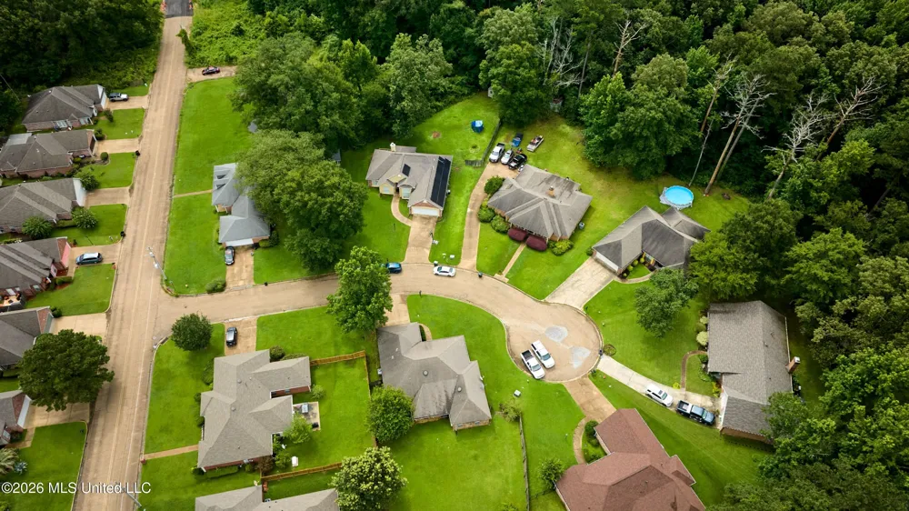 73 Dianne Cove Byram, MS 39272