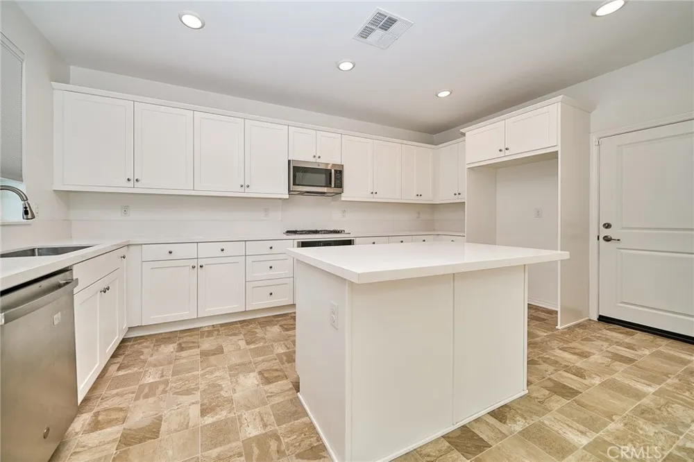 16378 Embark Way Chino, CA 91708