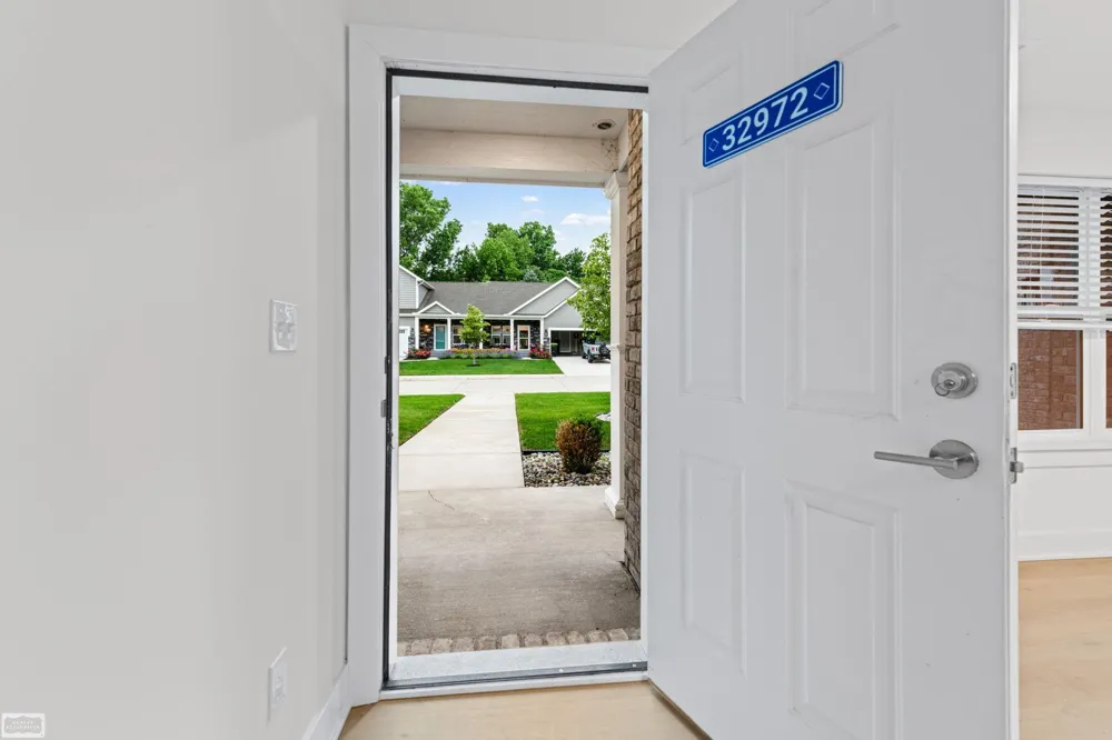 32956 Antrim Drive Chesterfield Township, MI 48047