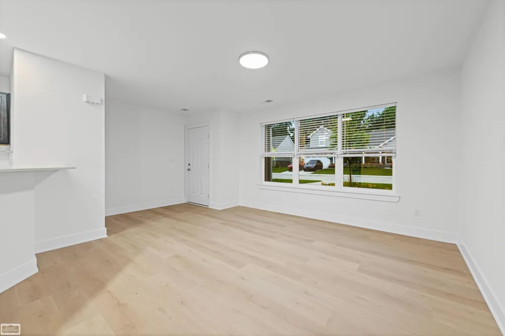 32956 Antrim Drive Chesterfield Township, MI 48047
