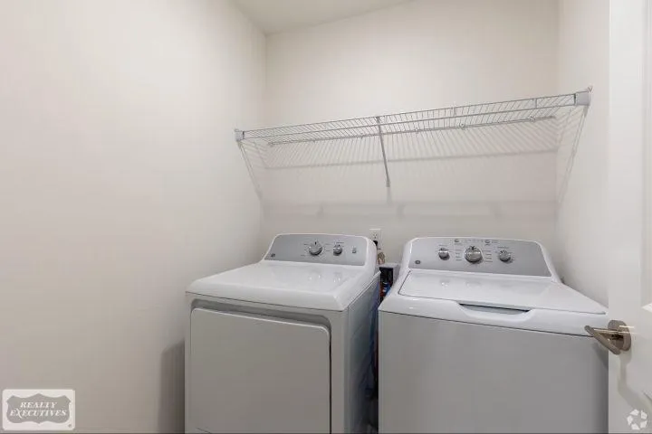 32956 Antrim Drive Chesterfield Township, MI 48047