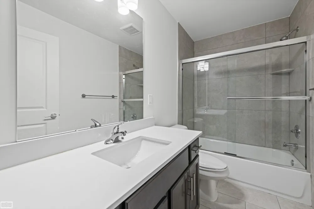 32956 Antrim Drive Chesterfield Township, MI 48047