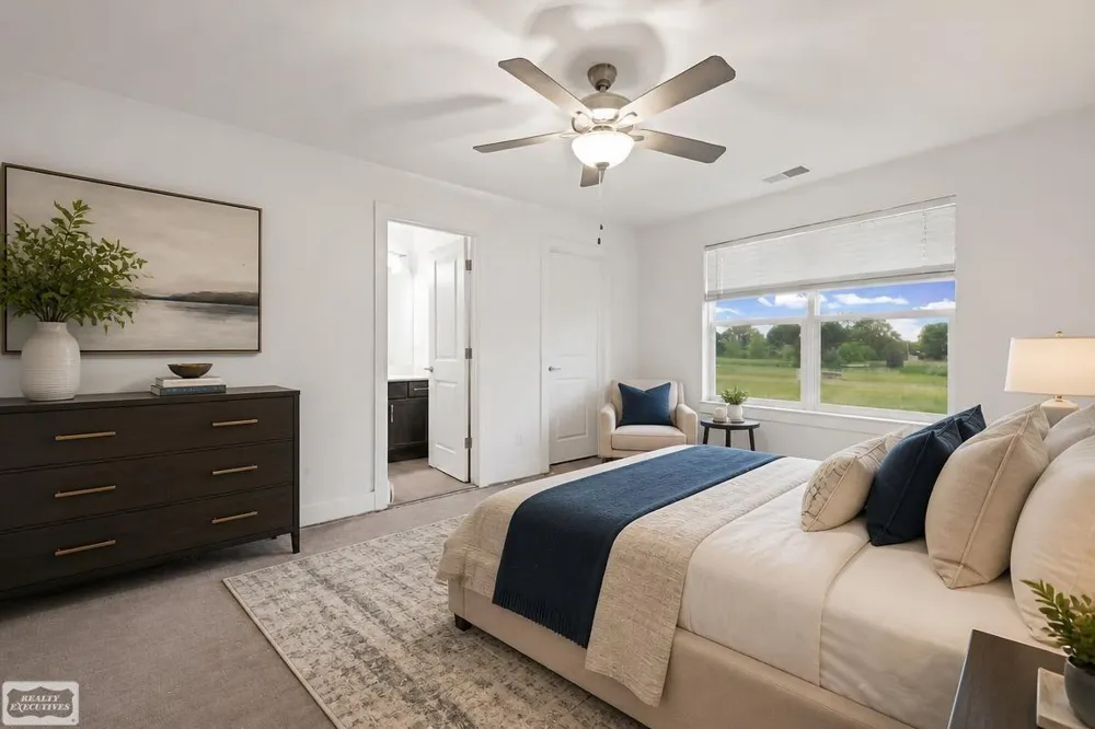 32956 Antrim Drive Chesterfield Township, MI 48047