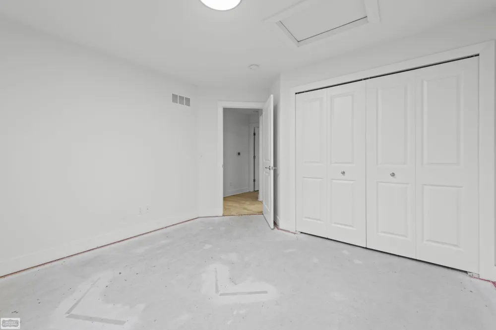 32956 Antrim Drive Chesterfield Township, MI 48047