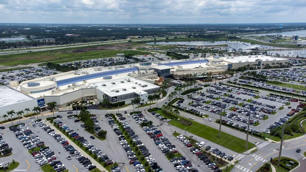 4020 VIA SIENNA CIRCLE Sarasota, FL 34243