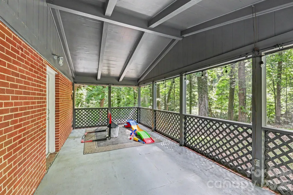 100 Malvern Court Winston Salem, NC 27106