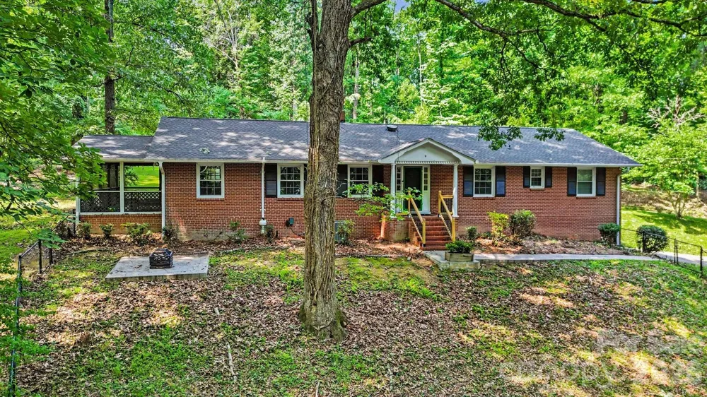 100 Malvern Court Winston Salem, NC 27106